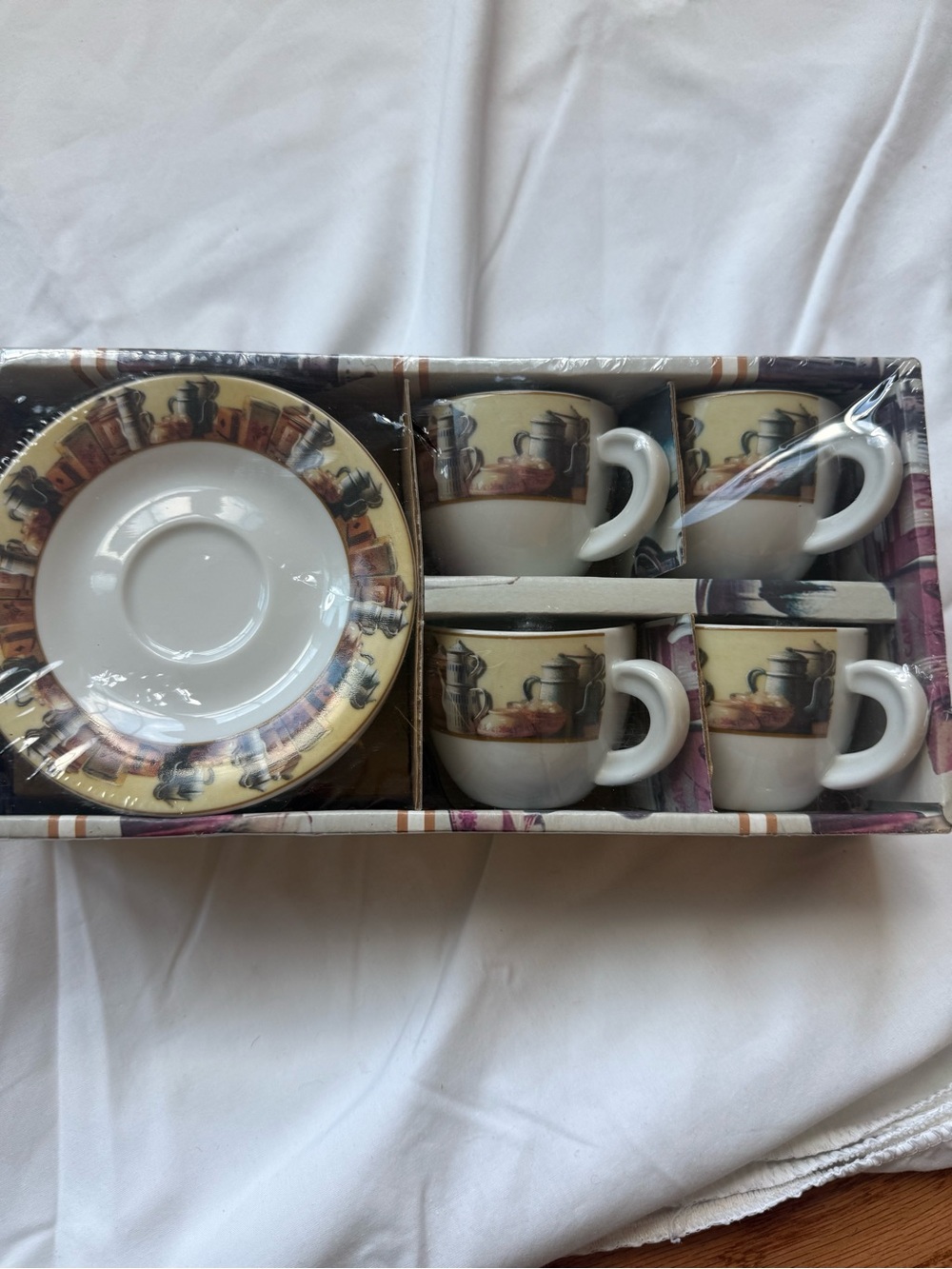 Espeesso Coffee Cup and Saucer Set - 4 Piece